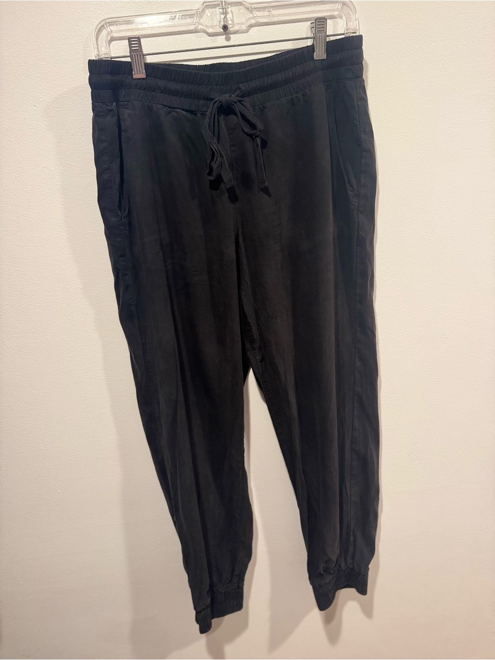 cloth & stone black elastic joggers